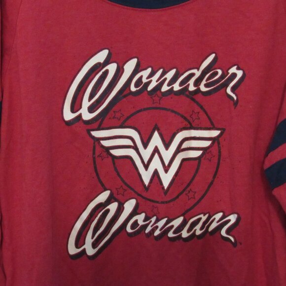 Wonder Woman Pullover Shirt Womens 2X-Large Red/Blue - Picture 2 of 5